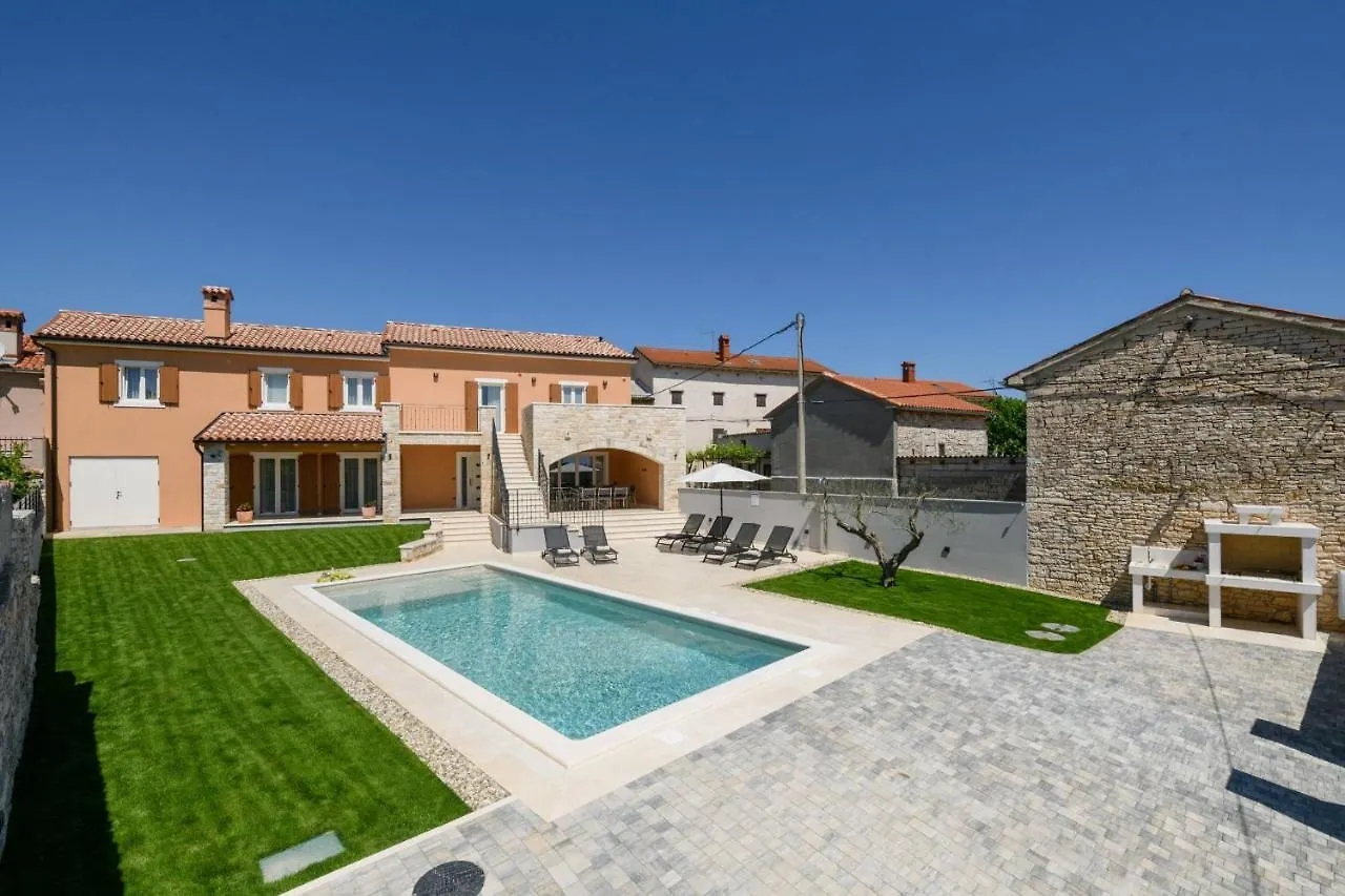 Villa Grande Juršići 0*,  Croazia